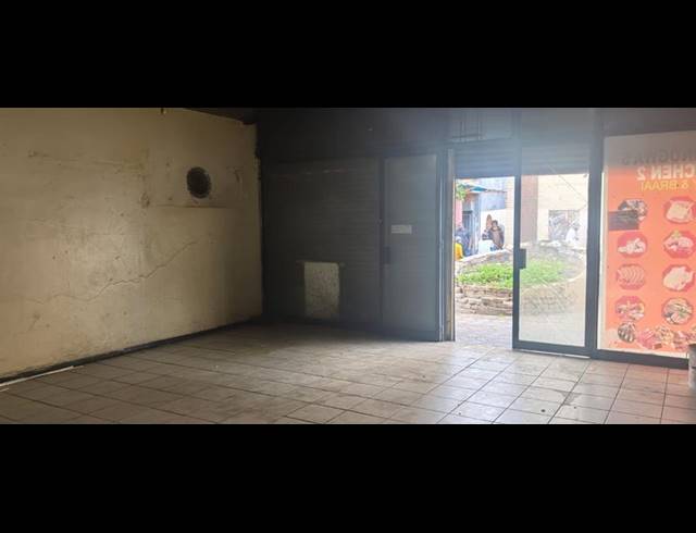 BUSINESS PROPERTY TO RENT IN LA ROCHELLE